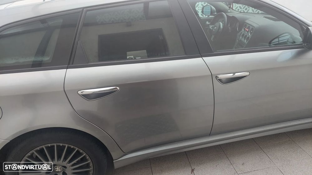 Alfa Romeo 159 Sportwagon 1.9 JTDm 16V Elegante - 1