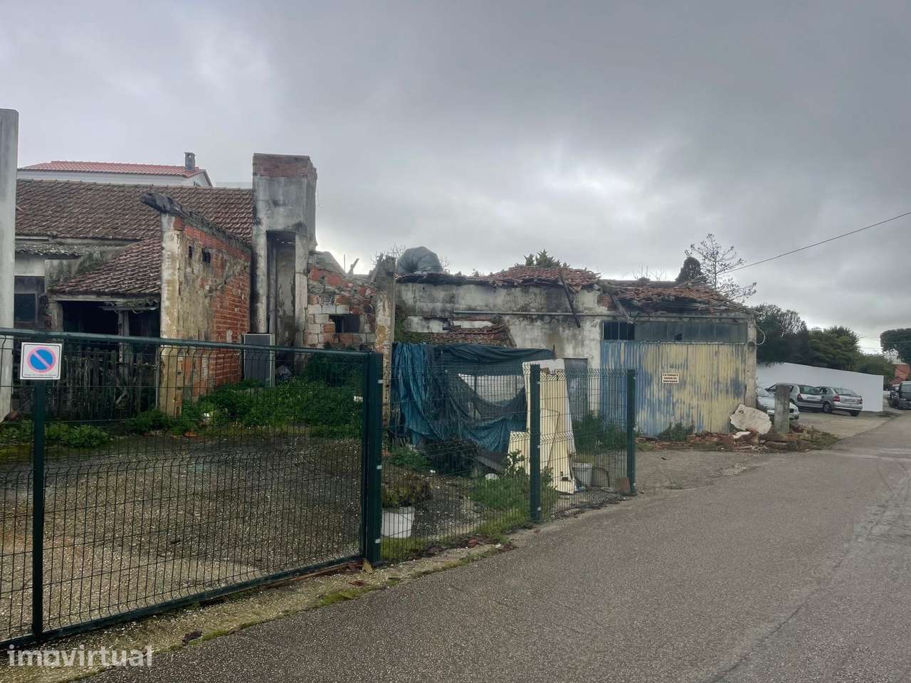 Espaço comercial com alvará e ruina de apoio constituída por 3 divisõe - Grande imagem: 4/25