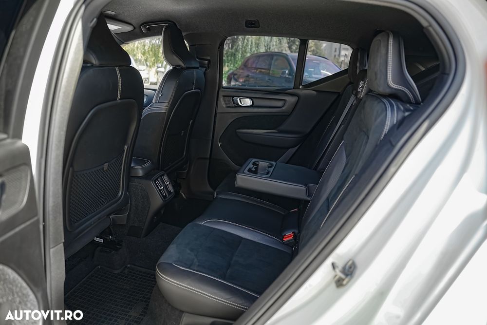 Volvo XC 40 D4 AWD Geartronic R-Design - 8