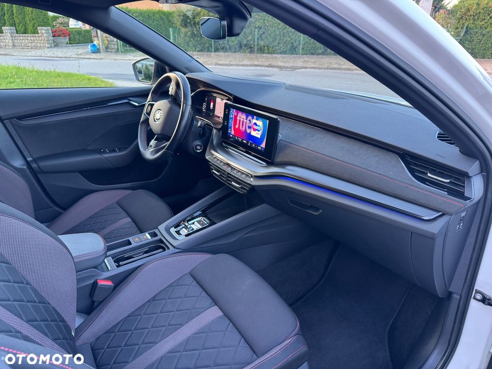 Skoda Octavia 2.0 TDI DSG RS - 40