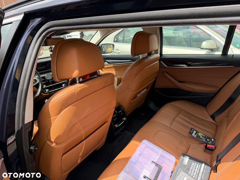 BMW Seria 5 520i M Sport Edition - 6