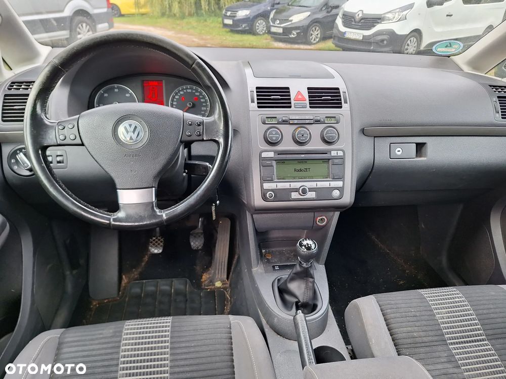 Volkswagen Touran - 18