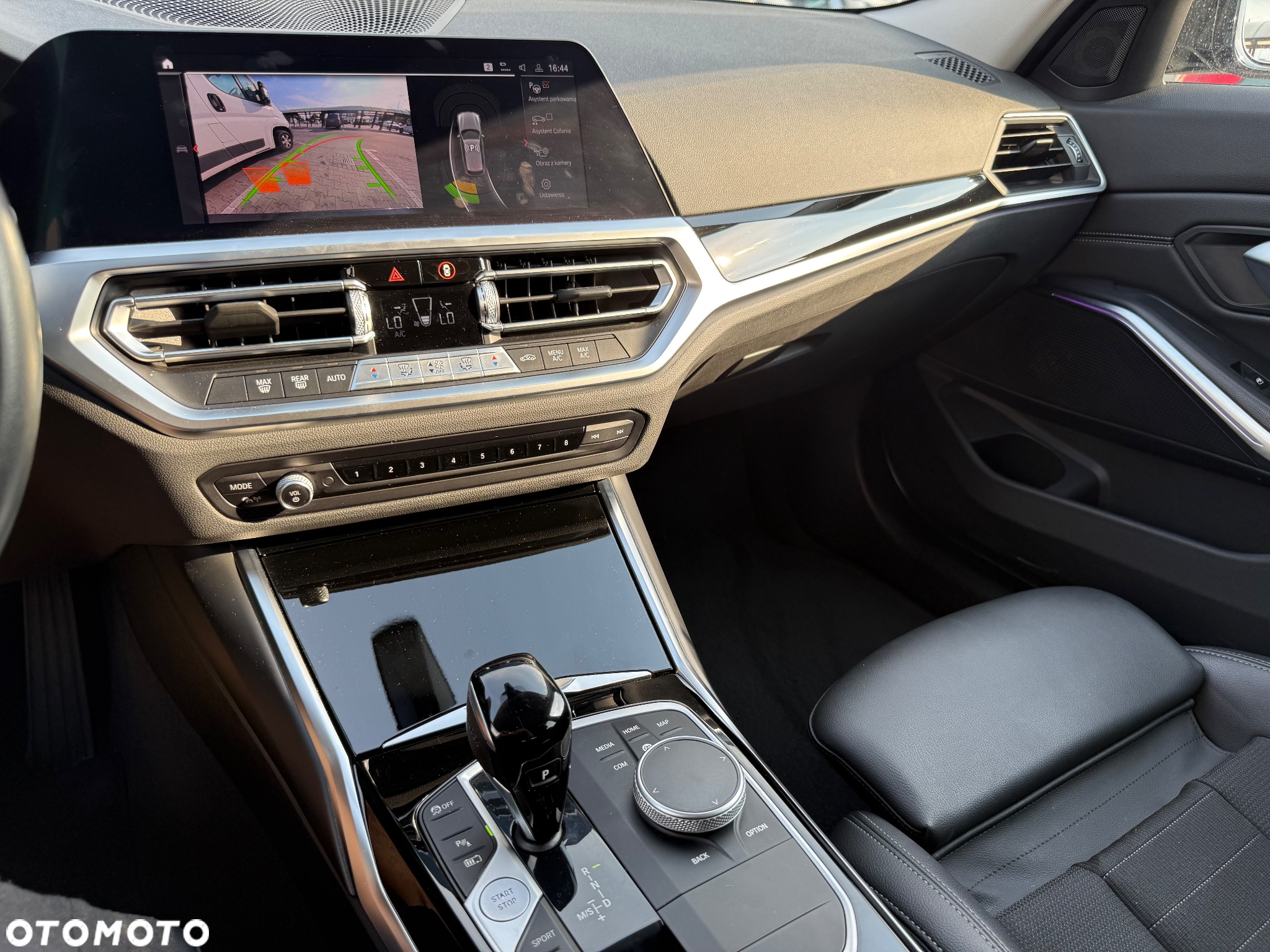 BMW Seria 3 330e PHEV sport - 26
