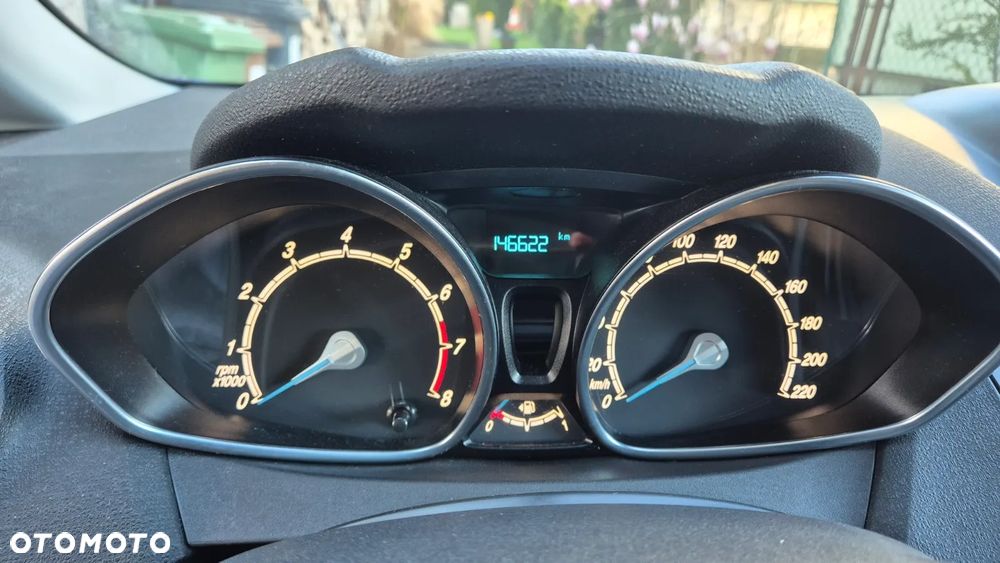 Ford Fiesta 1.0 EcoBoost Silver X Plus 2 (Titan.) ASS EU6 - 4