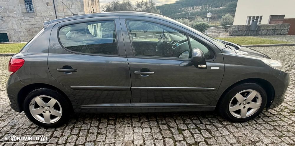 Peugeot 207 1.4 HDi Premium - 2