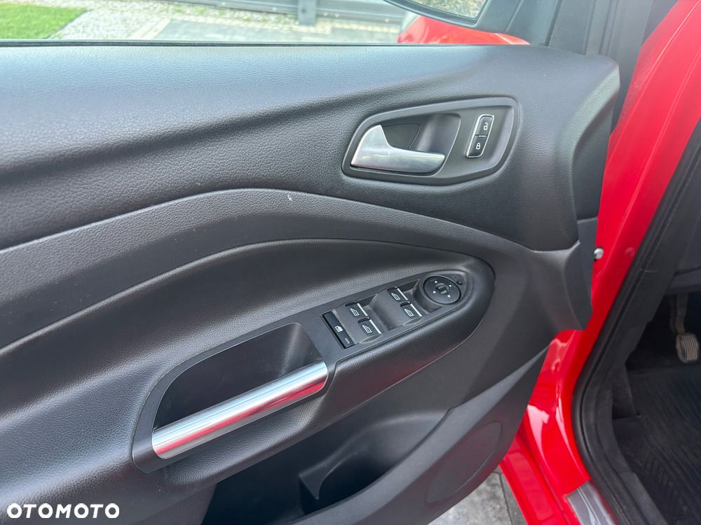 Ford Kuga 2.0 TDCi 2x4 Titanium - 15