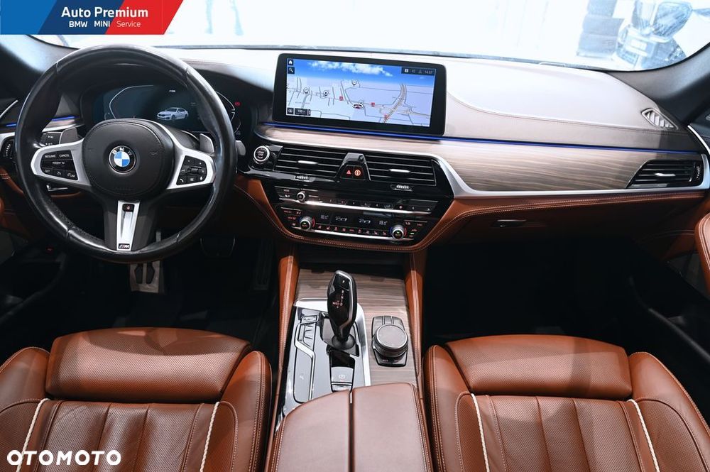 BMW Seria 5 530d xDrive mHEV - 14
