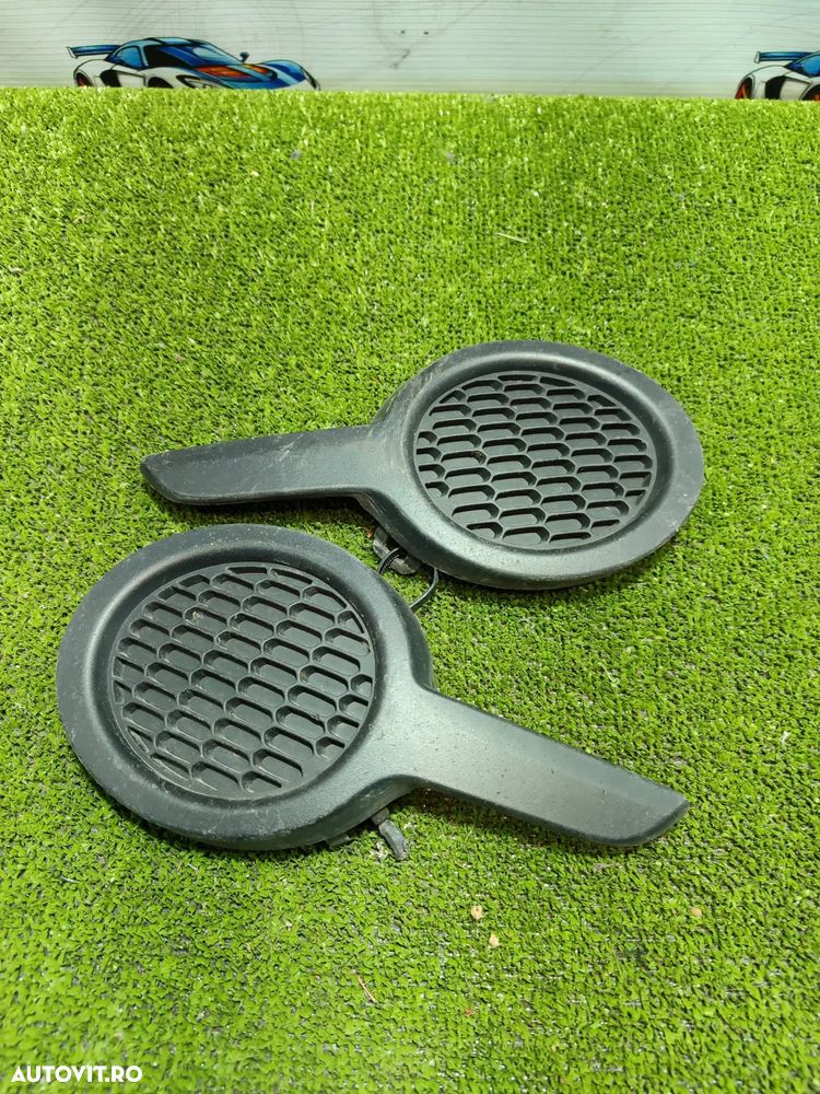 GRILA PROIECTOR CEATA FATA (2 BUC.) PEUGEOT 208 1.2 BENZINA 2015 COD OEM 9673856977 / 9673857077 / 2012-2019 - 1