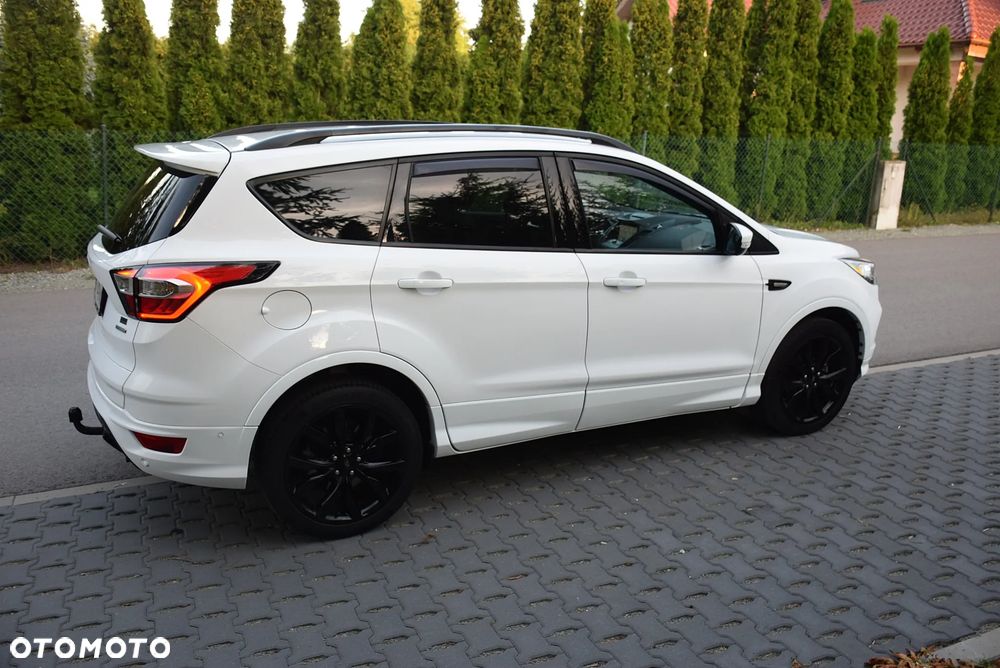Ford Kuga 1.5 EcoBoost 2x4 Titanium - 4