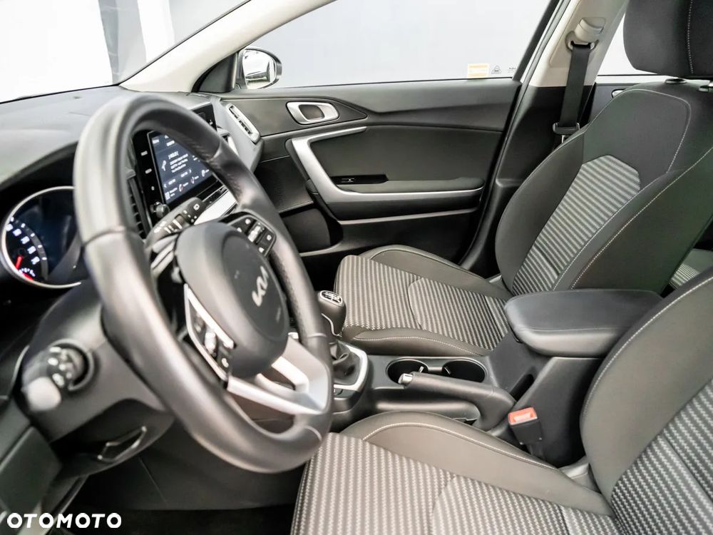 Kia Ceed 1.5 T-GDI M - 21