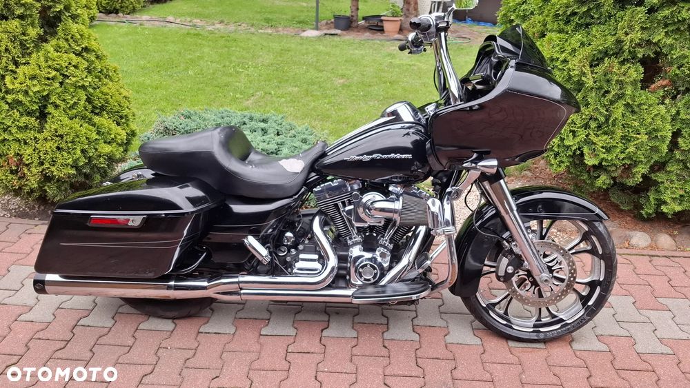 Harley-Davidson Touring Road Glide - 2