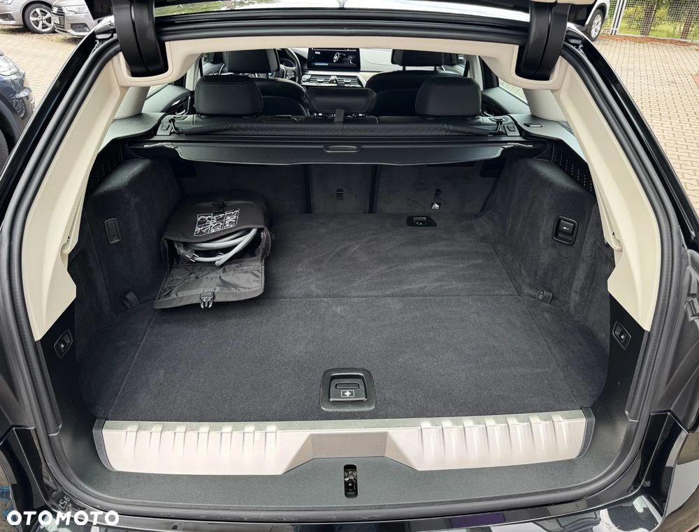 BMW Seria 5 530e Luxury Line - 35