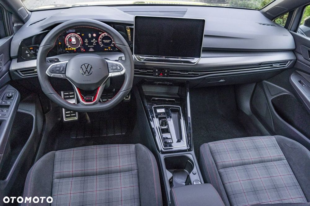 Volkswagen Golf - 23