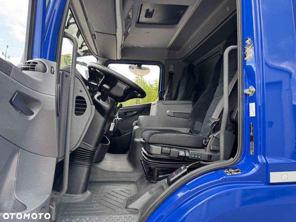 Mercedes-Benz ATEGO 816 KONTENER IZOTERMA  5.30m+ WINDA - 5