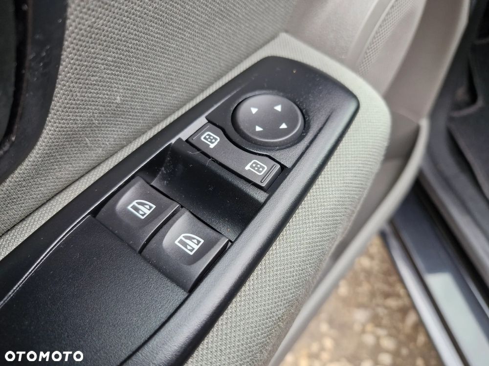 Renault Megane 1.6 16V Authentique - 11