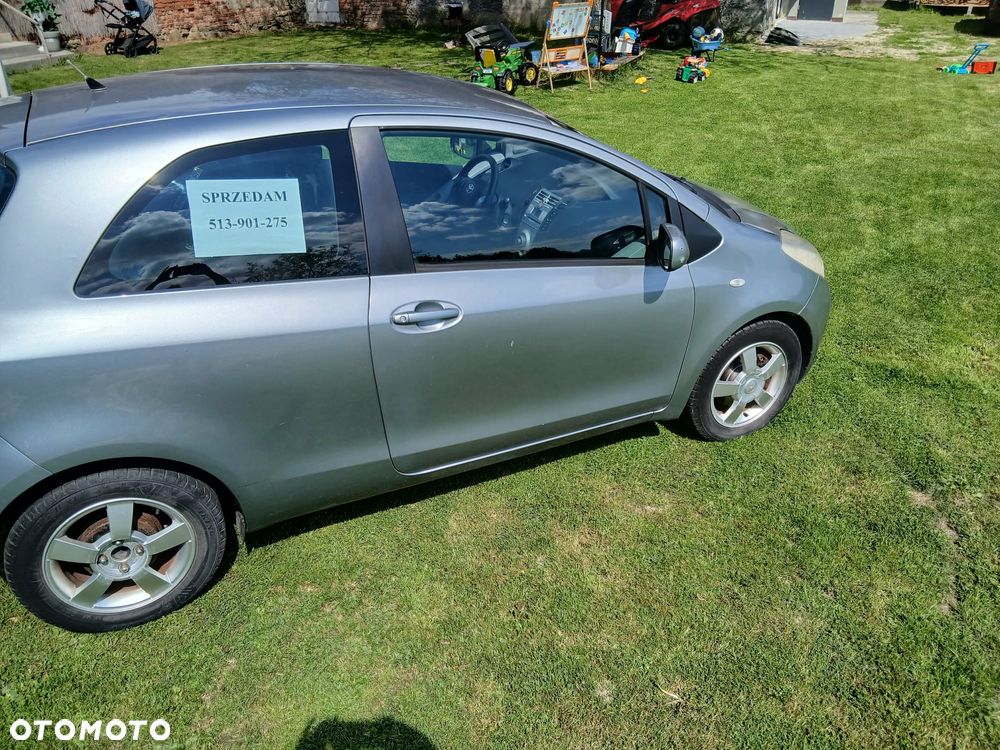 Toyota Yaris 1.3 Sol - 12