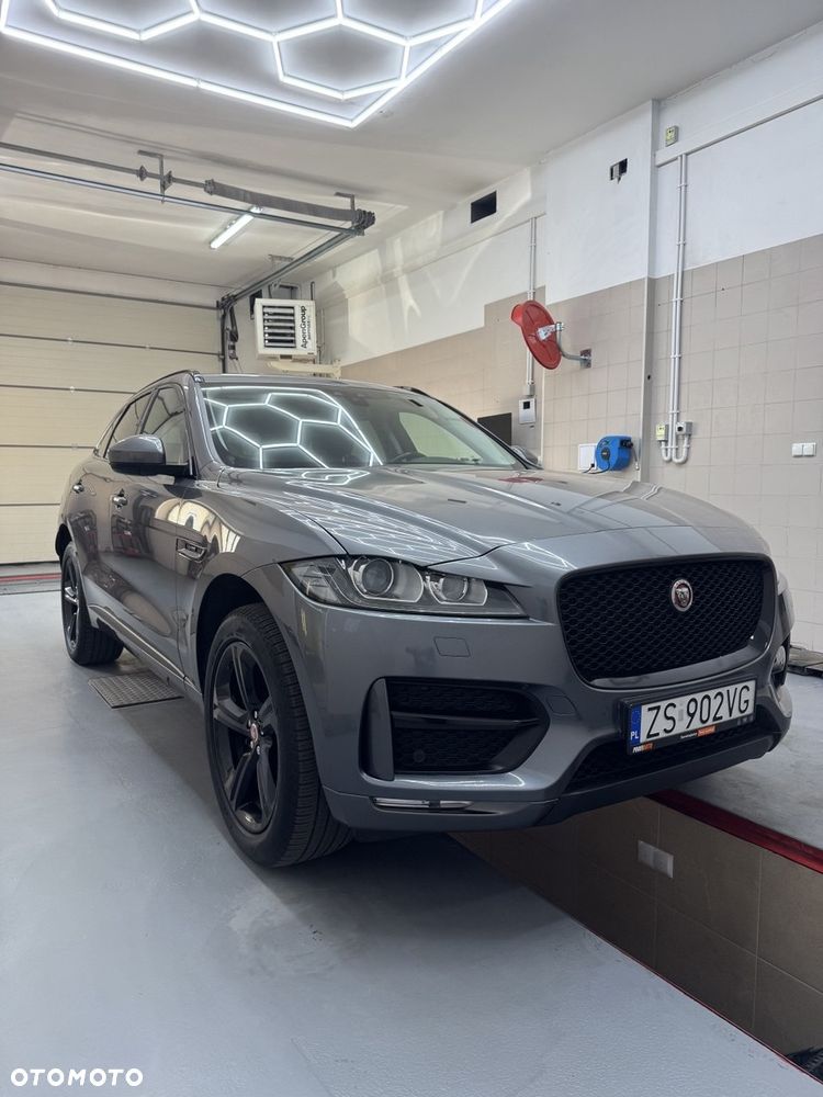 Jaguar F-Pace 2.0 i4D RWD R-Sport - 2