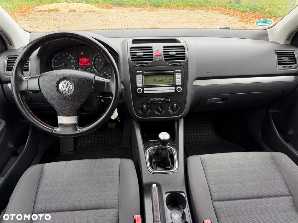 Volkswagen Golf - 27