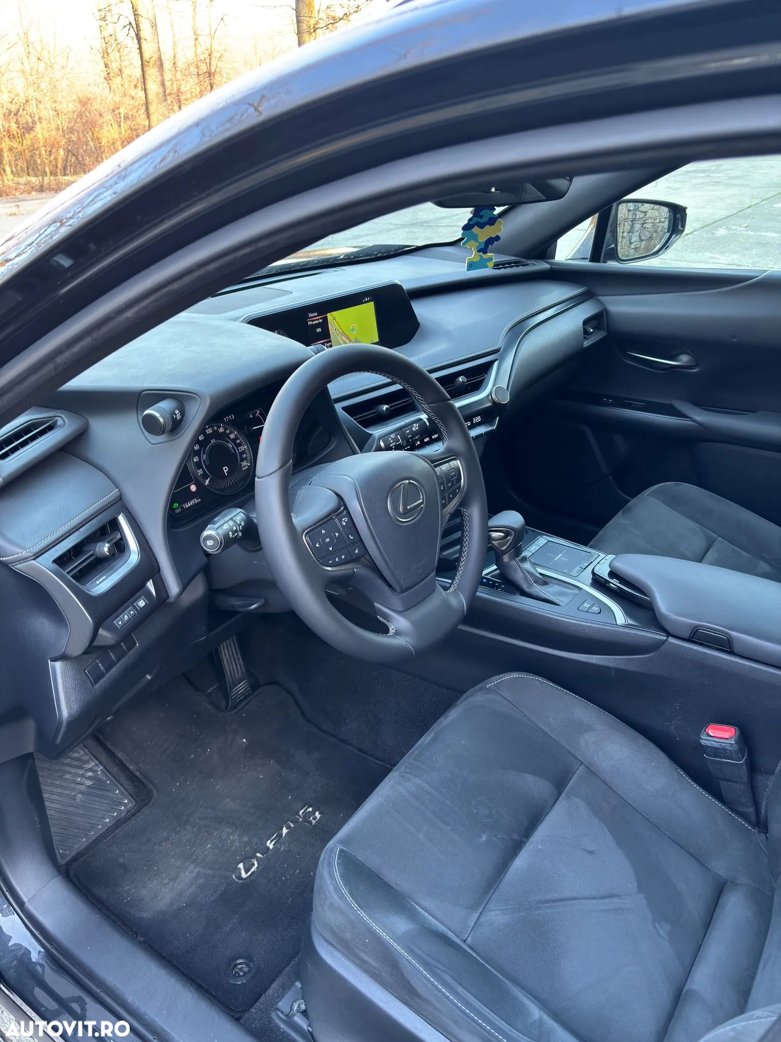 Lexus UX 250h - 6
