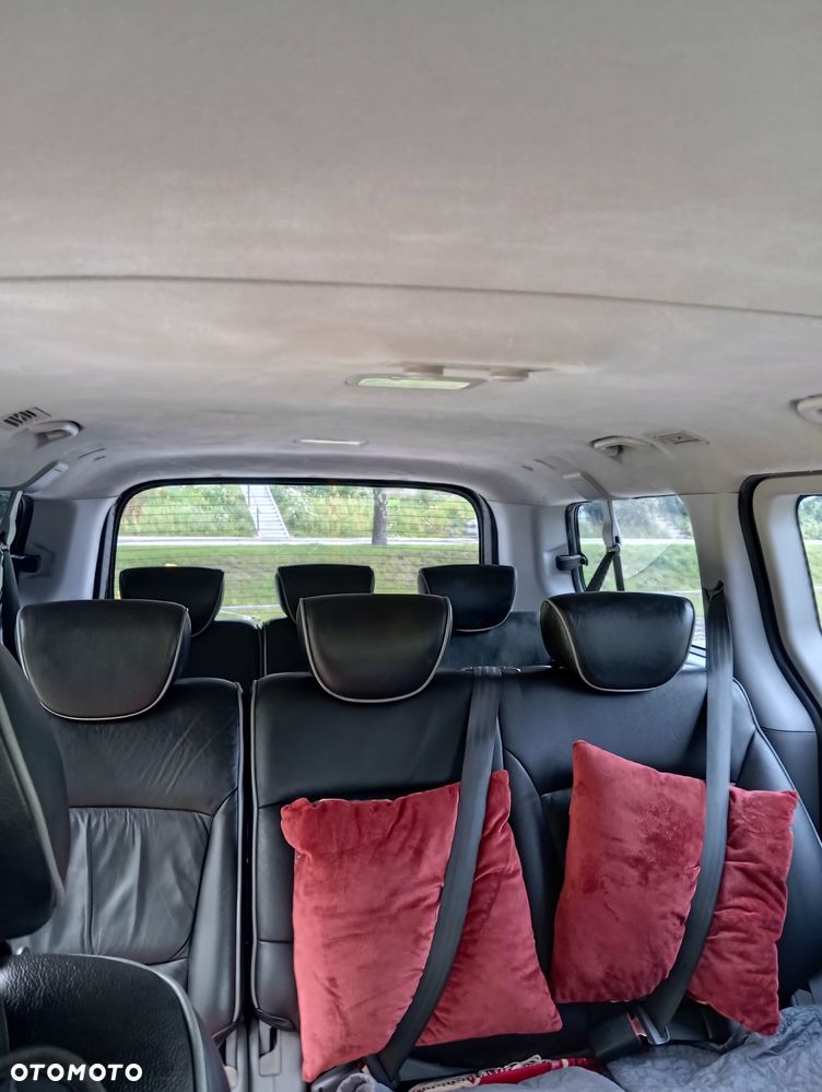 Hyundai H-1 Starex - 12