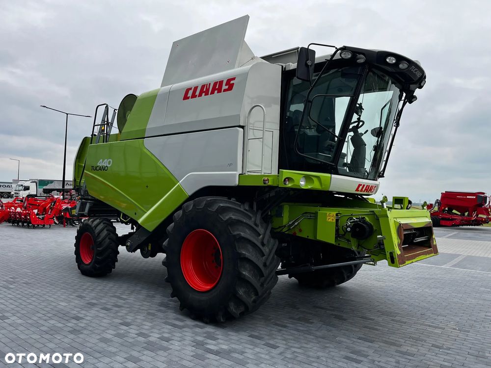 Claas TUCANO 440 APS - 8