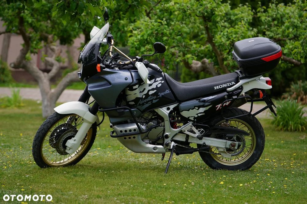 Honda XRV - 4