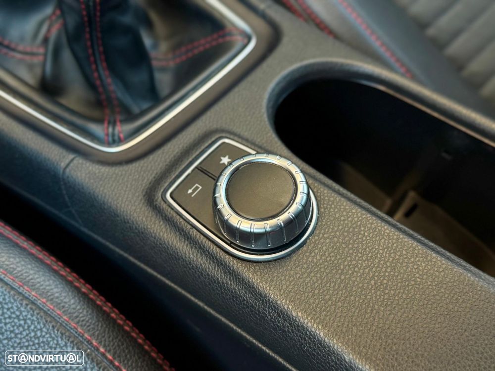 Mercedes-Benz CLA 180 AMG Line - 27