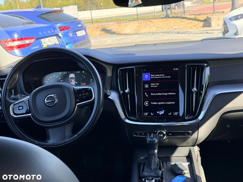 Volvo V60 D4 Momentum Pro - 17