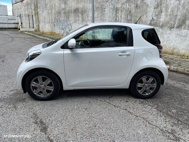 Toyota iQ 1.0 + - 5