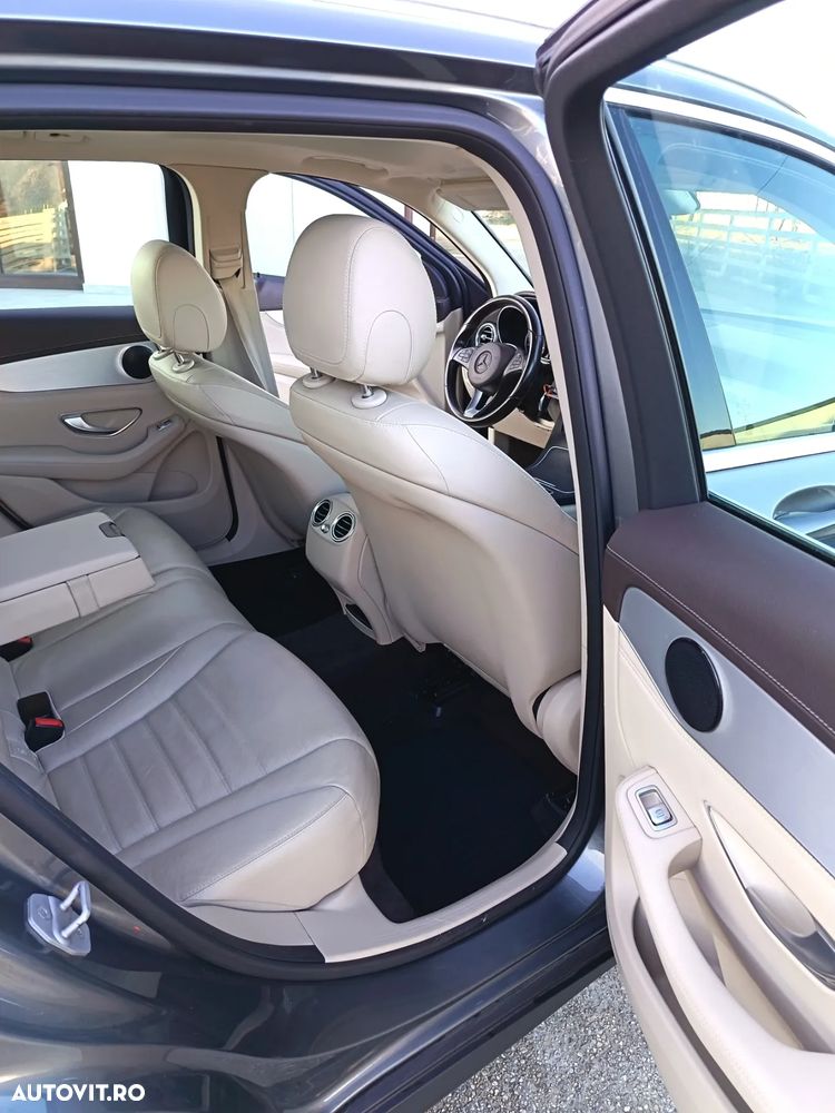 Mercedes-Benz GLC 220 d 4Matic 9G-TRONIC AMG Line - 27