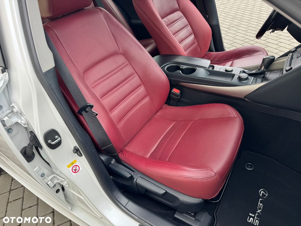 Lexus IS 200t / 300 Elegance - 9