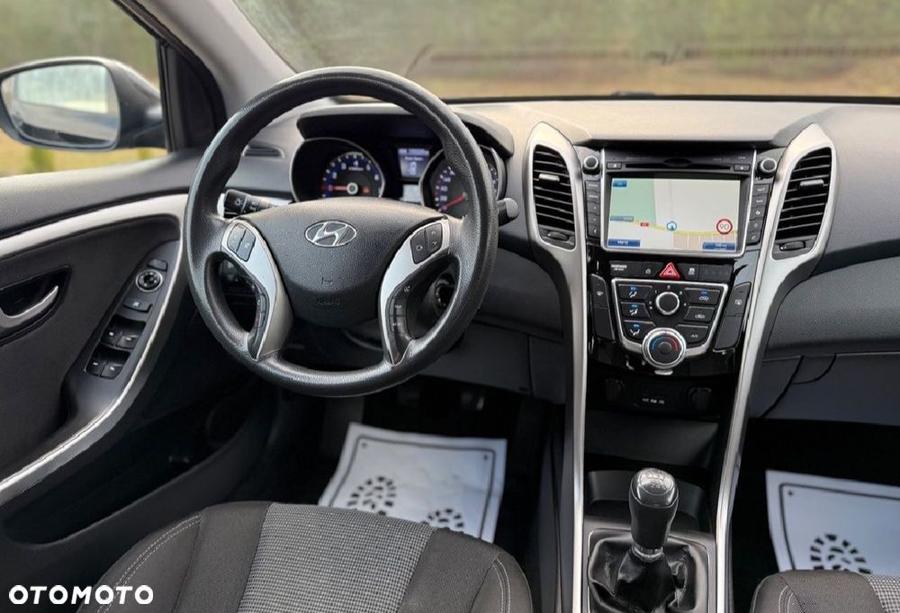 Hyundai i30 1.6 Comfort - 16