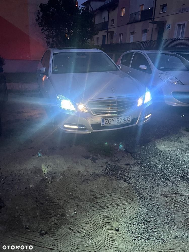 Mercedes-Benz Klasa E 220 CDI BlueEff Avantgarde - 12