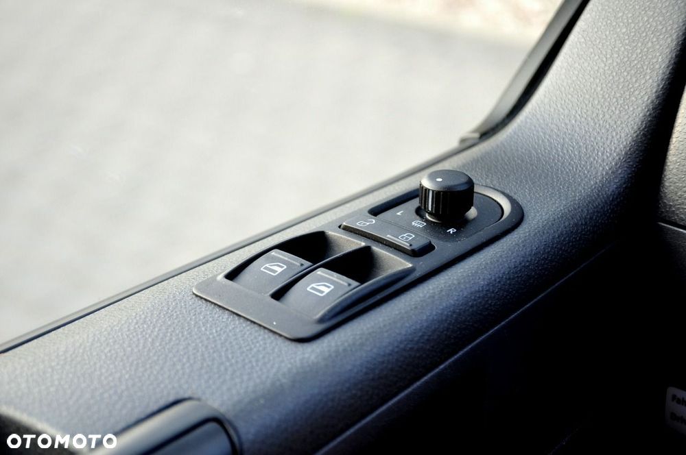 Volkswagen California - 34