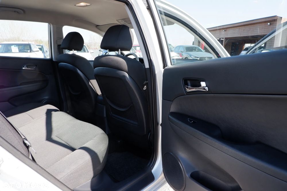 Hyundai i30 1.6 blue Comfort - 9