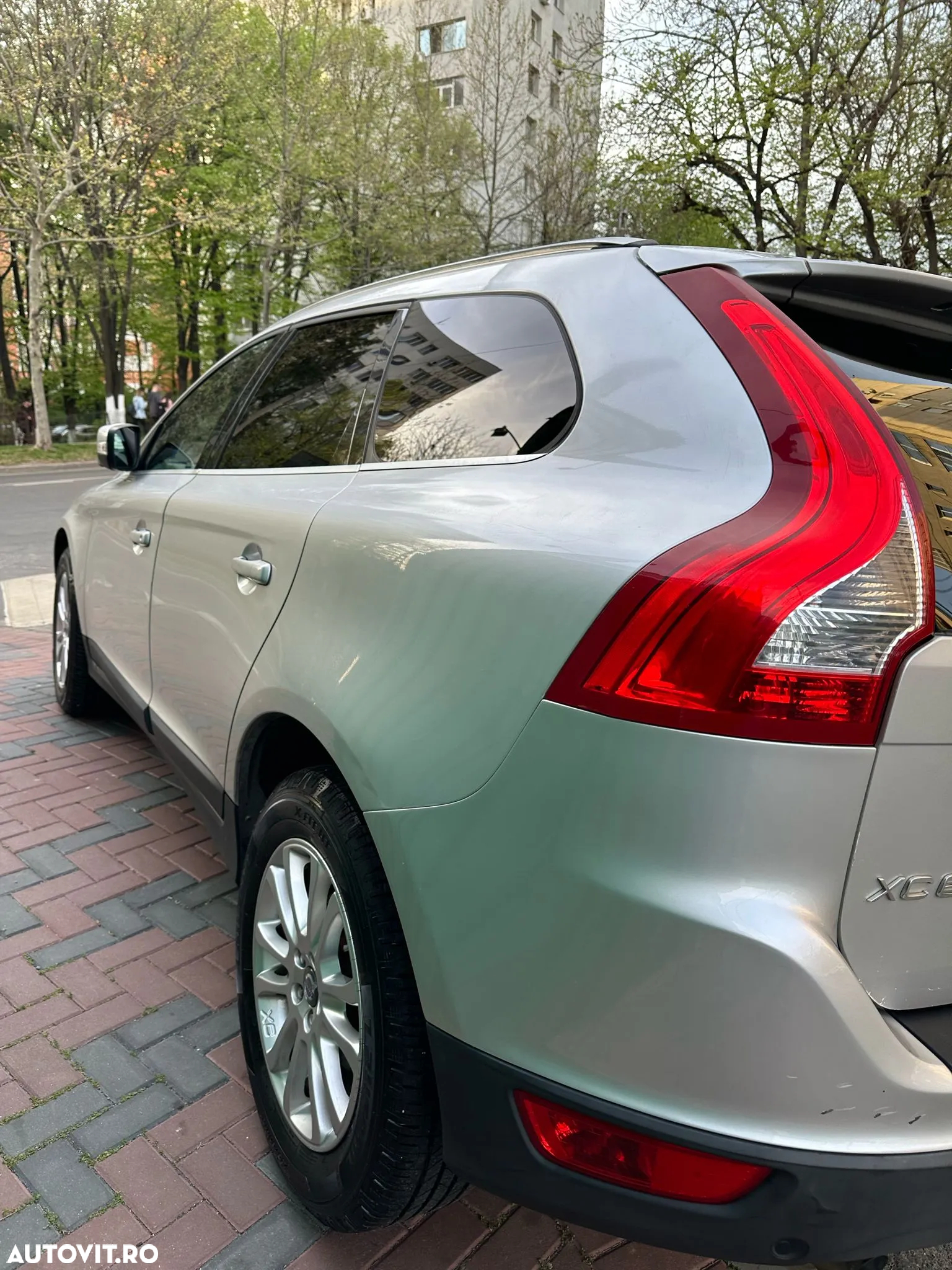 Volvo XC 60 D5 AWD Summum - 4