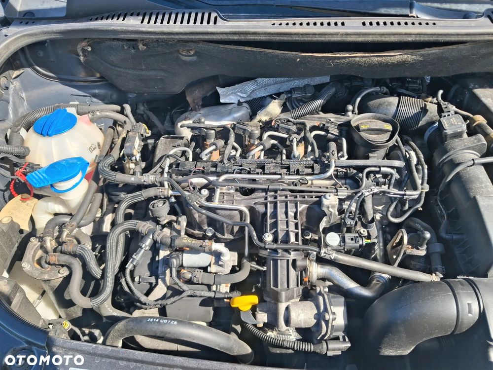 Volkswagen Touran 1.6 TDI DPF Comfortline - 13