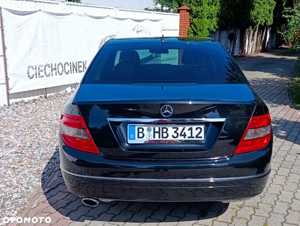 Mercedes-Benz Klasa C 180 CGI Automatik BlueEFFICIENCY Avantgarde - 22