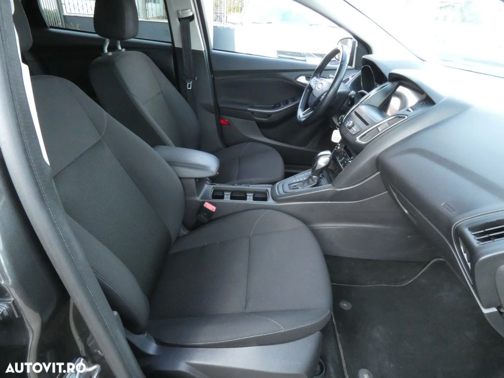 Ford Focus 1.5 TDCi Powershift Titanium - 19