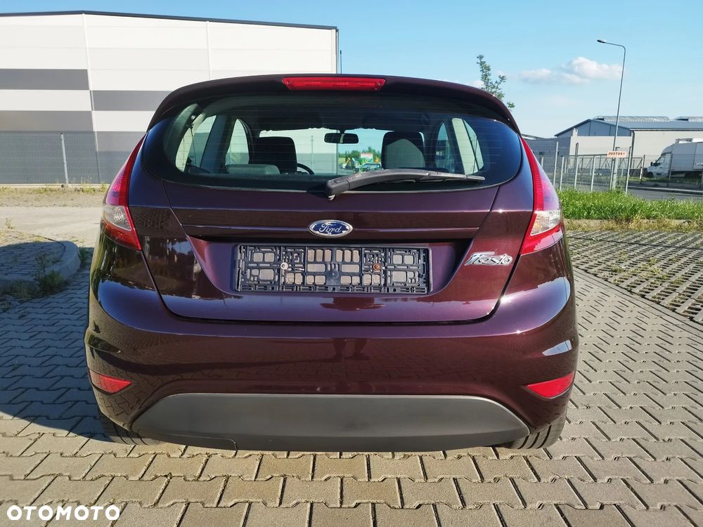 Ford Fiesta 1.4 Autom Trend - 9