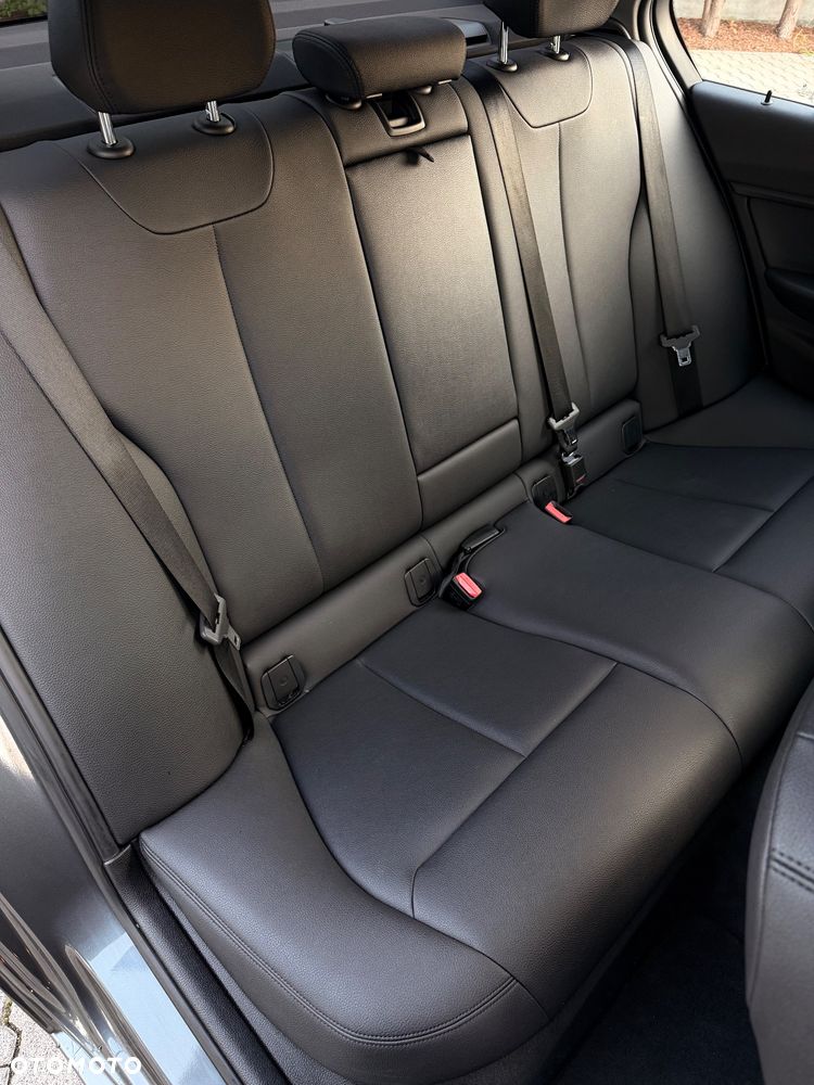 BMW Seria 3 320i xDrive M Sport - 16