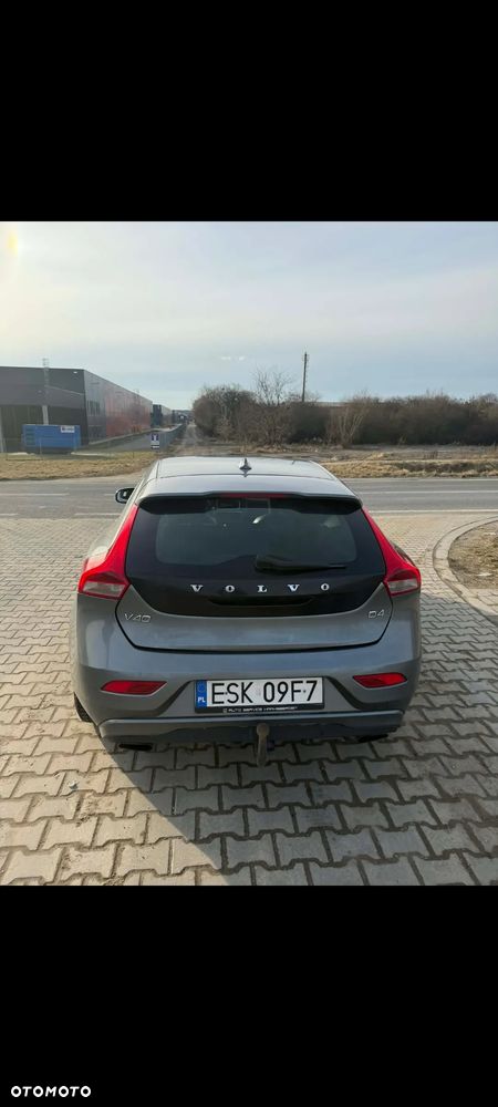 Volvo V40 D4 Drive-E R-Design Summum - 4