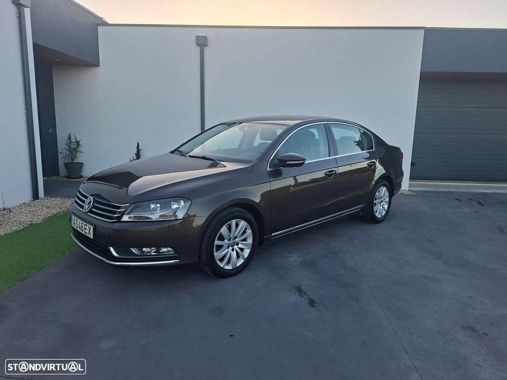 VW Passat 2.0 TDI BlueMotion Exclusive - 5