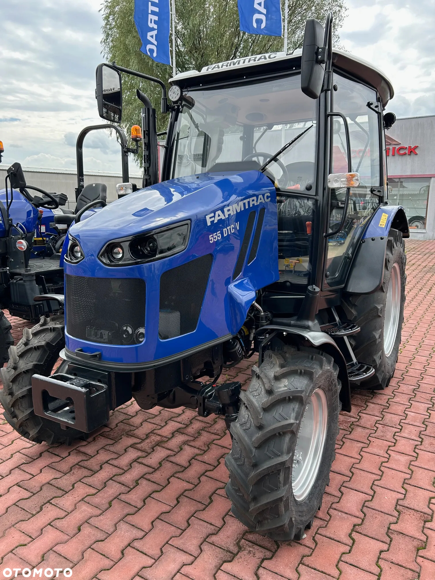 Farmtrac 555 DTC V - 2