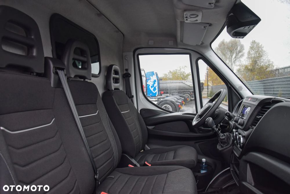Iveco DAILY MAXI 35S16 / 2.3 - 160 KM / NOWY MODEL / 3 OSOBY / DOSTAWCZE / BLASZAK / KLIMA / CZUJNIKI COFANIA / TRYB CITY-ECO / 2023 / SERWISOWANY / SPROWADZONY Z NIEMIEC - 36
