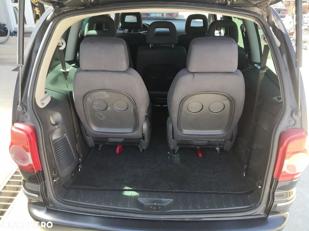 Volkswagen Sharan 1.9 TDI 4Motion Highline - 2