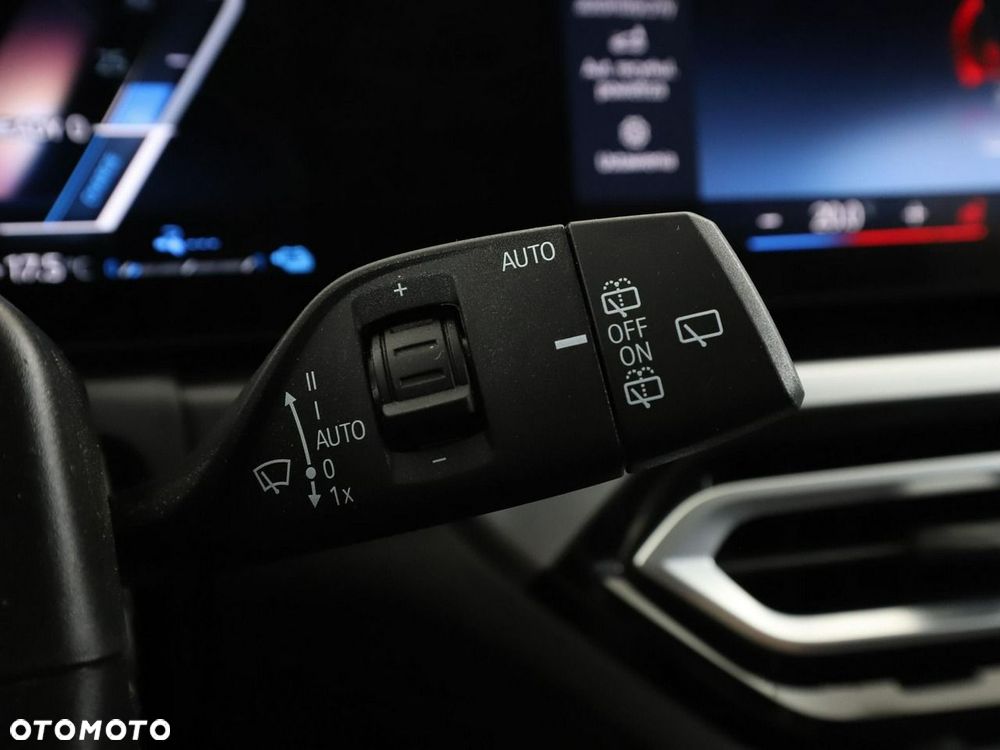 BMW Seria 3 320e PHEV xDrive - 38