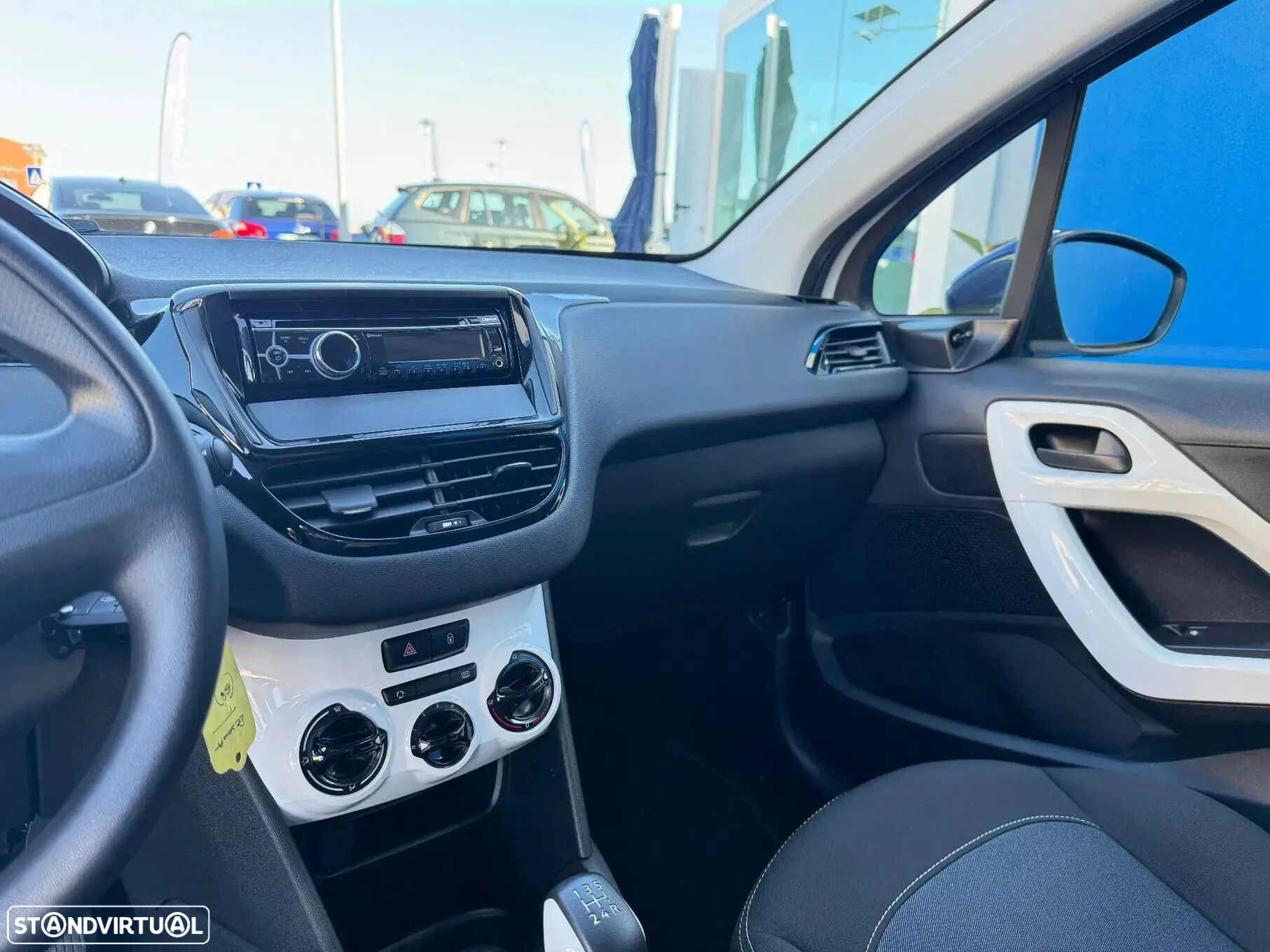 Peugeot 208 - 7
