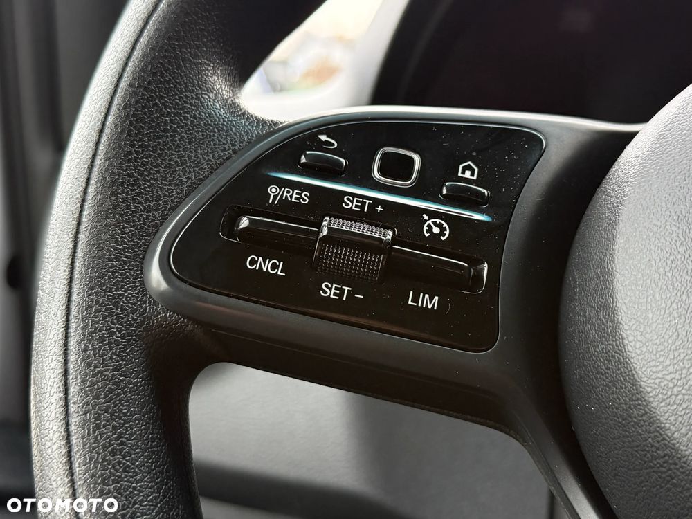 Mercedes-Benz Sprinter 515 CDI / 2.0 150KM / 2022 ROK / Kontener 4,2m + Winda Dhollandia 750KG / ZAREJESTROWANY W PL - 22