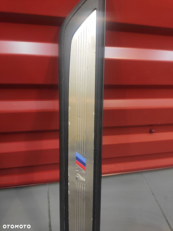 BMW 7 F01 F02 MPAKIET LISTWY PROGOWE OZDOBNE DRZWI PROGI KPL ORYGINAŁ BMW - 8